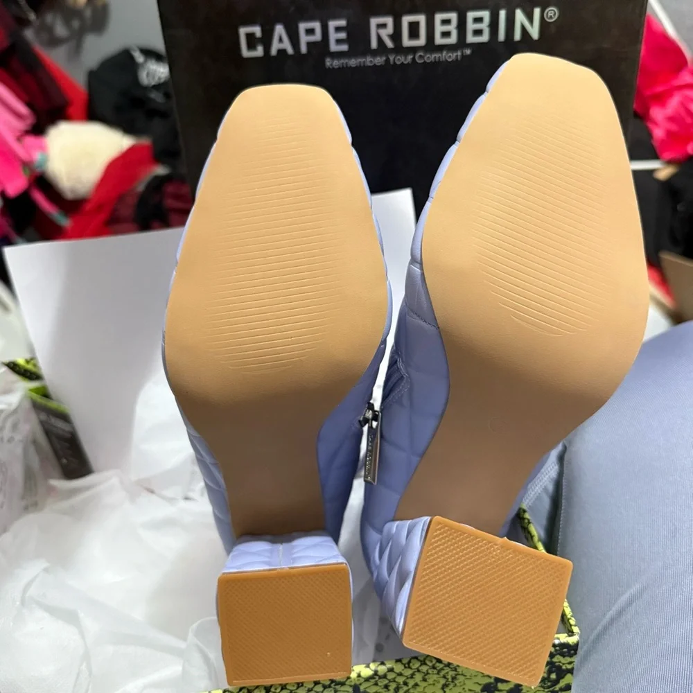 Cape Robbin Quilted Lavender Ankle Boots - Picture 3 of 4